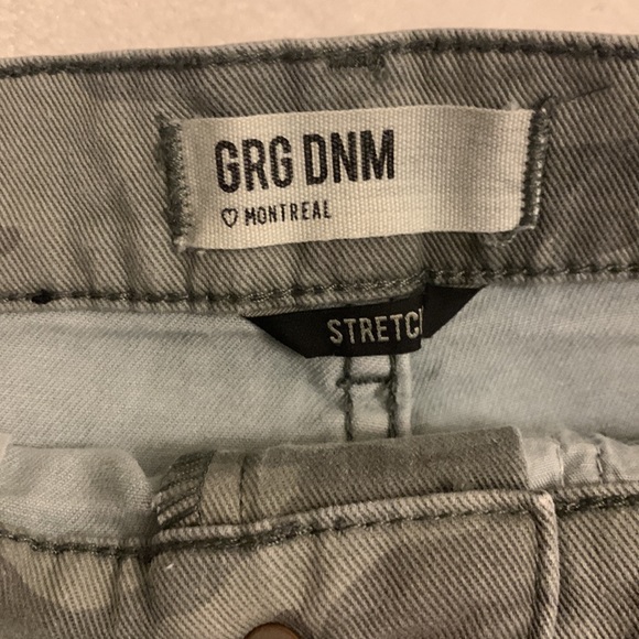 Jean shorts ( camouflage pattern) - Picture 3 of 3